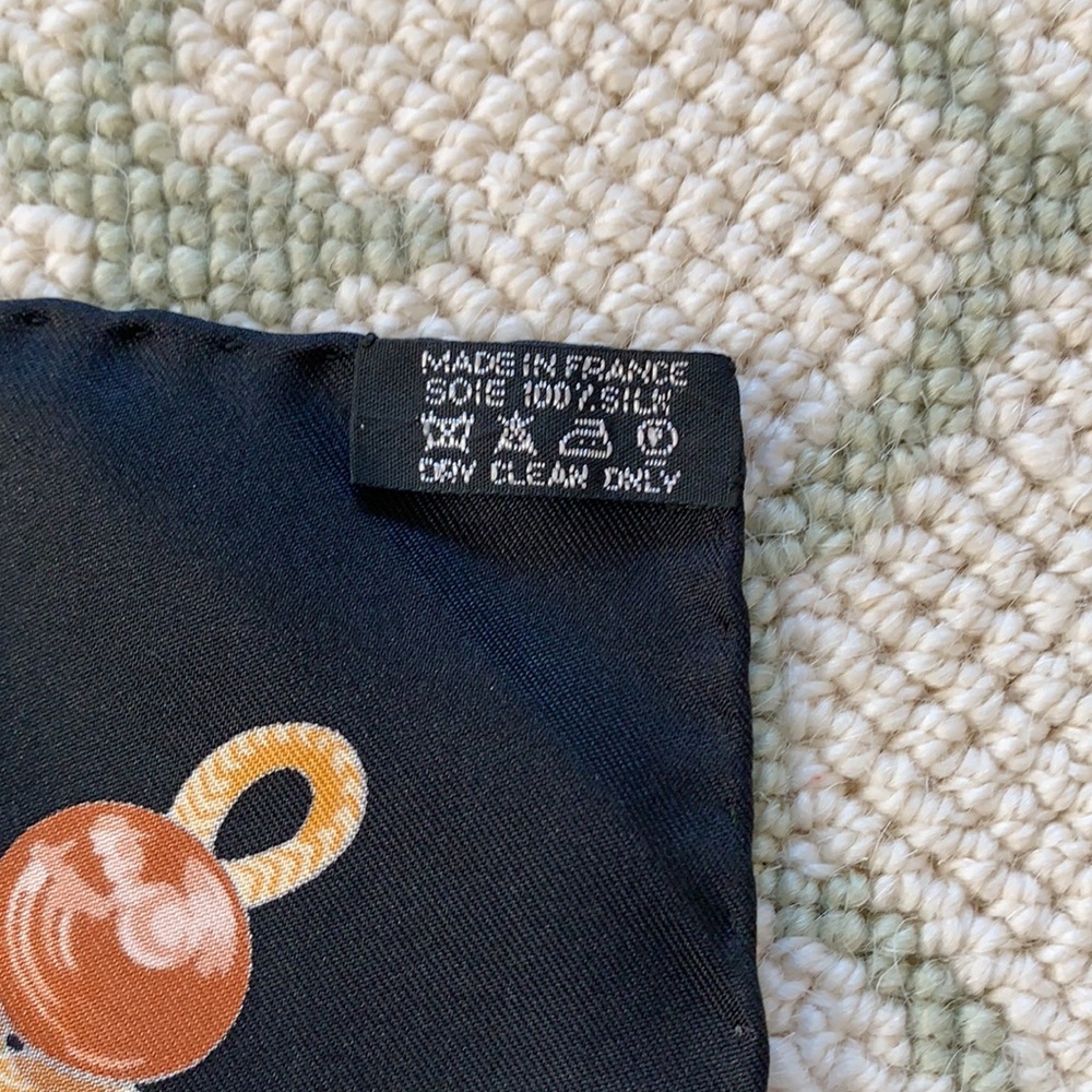 Hermès “Brandebourgs” scarf - Picture 5 of 9